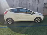 Usado Ford Fiesta Trend 68 HP (50 kW) 2009 Branco Sedan
