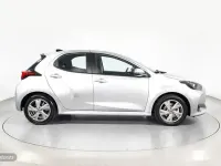 Usado Toyota Yaris Hybrid Active 116 CV (85 kW) 2025 Gris Berlina