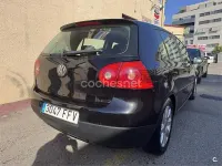 Usado VW Golf IV Highline 105 CV (77 kW) 2006 Negro Berlina