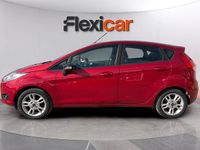 Usado Ford Fiesta Trend 75 CV (55 kW) 2017 Rojo Utilitario