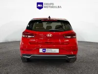 Usado Hyundai i30 101 CV (74 kW) 2025 Rojo Berlina