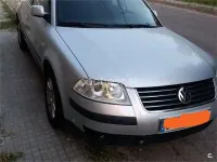 Usado VW Passat Trendline 130 CV (95 kW) 2003 Gris / plata Berlina