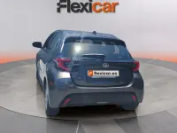 Usado Toyota Yaris Hybrid Active 116 CV (85 kW) 2024 Gris Berlina
