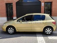 Usado Peugeot 307 110 CV (80 kW) 2001 Amarillo Utilitario