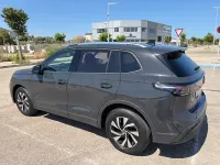 Usado VW Tiguan 150 CV (110 kW) 2024 Gris / plata SUV