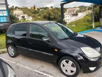 Usado Ford Fiesta Trend 80 CV (58 kW) 2004 Negro Utilitario