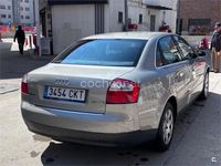 Usado Audi A4 130 CV (95 kW) 2003 Gris / plata Berlina
