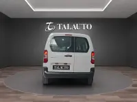 Usado Peugeot Rifter Active 100 CV (73 kW) 2022 Blanco Monovolumen