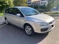 Usado Ford Focus Ghia 136 CV (100 kW) 2005 Gris / plata Familiar