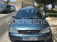 Usado Ford Mondeo Ghia 130 CV (95 kW) 2003 Verde Berlina