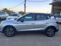 Usado Seat Arona FR 110 CV (80 kW) 2023 Gris / plata SUV