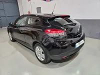 Usado Renault Mégane Dynamique 115 CV (84 kW) 2013 Negro Berlina