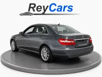 Usado Mercedes E200 Elegance 136 CV (100 kW) 2009 Gris / plata Berlina