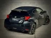 Usado Toyota Yaris 261 CV (191 kW) 2022 Negro Utilitario