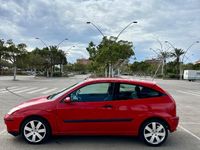 Usado Ford Focus Trend 115 CV (84 kW) 2004 Rojo Berlina