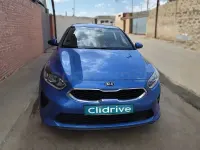 Usado Kia Ceed 115 CV (84 kW) 2019 Azul Utilitario