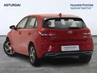 Käytetty Hyundai i30 120 HP (88 kW) 2022 Punainen Viistoperä