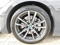 Usado BMW 330 Sport Line 252 HP (185 kW) 2019 Cinzento Sedan