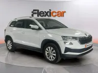 Usado Skoda Karoq Selection 116 CV (85 kW) 2024 Blanco SUV