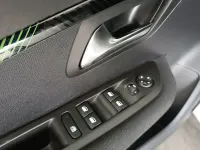 Usado Peugeot 208 Active 100 CV (73 kW) 2024 Blanco Utilitario