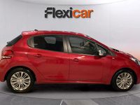 Usado Peugeot 208 Access 82 CV (60 kW) 2017 Rojo Utilitario