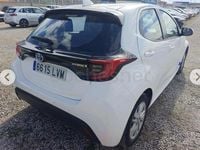 Używany Toyota Yaris Hybrid Active 116 KM (85 kW) 2022 Biały Sedan/Limuzyna