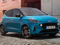 Usado Hyundai i10 67 CV (49 kW) 2023 Gris Utilitario