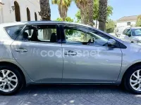 Usado Toyota Auris 116 CV (85 kW) 2017 Gris / plata Berlina