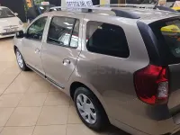 Usado Dacia Logan MCV Lauréate 90 CV (66 kW) 2015 Marrón Familiar