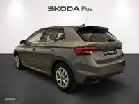 Usado Skoda Fabia Selection 95 CV (69 kW) 2025 Gris Utilitario