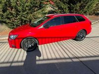 Usado Seat Leon ST Style 110 CV (80 kW) 2016 Rojo Familiar