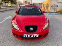 Usado Seat Leon Reference 105 CV (77 kW) 2010 Rojo Utilitario