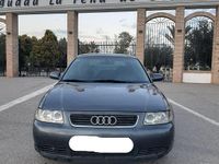 Usado Audi A3 Ambiente 131 CV (96 kW) 2001 Gris Utilitario