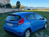 Usado Ford Fiesta Trend 68 CV (50 kW) 2010 Azul Utilitario