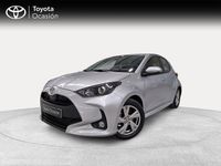 Usado Toyota Yaris Hybrid Active 116 CV (85 kW) 2024 Gris / plata Berlina