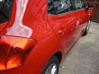 Usado Toyota Auris Active 126 CV (92 kW) 2010 Rojo Utilitario