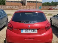 Usado Peugeot 208 Style 82 CV (60 kW) 2017 Rojo Utilitario
