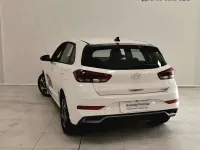 Usado Hyundai i30 101 CV (74 kW) 2024 Blanco Utilitario