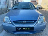 Usado Kia Rio 97 CV (71 kW) 2003 Azul Berlina