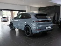 Usado Porsche Cayenne E-Hybrid 470 CV (345 kW) 2026 Gris SUV