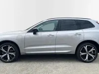Usado Volvo XC60 Plus 250 CV (183 kW) 2025 Gris / plata SUV