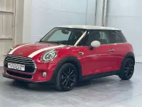 Begagnad Mini Cooper 136 HK (100 kW) 2019 Röd Halvkombi