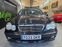 Käytetty Mercedes C320 Avantgarde 224 HP (164 kW) 2005 Sininen Sedan
