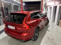 Usado Volvo XC60 R-Design 197 CV (144 kW) 2021 Granate SUV