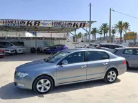 Usado Skoda Superb Active 140 CV (102 kW) 2013 Gris Berlina