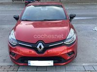 Usado Renault Clio GrandTour LIMITED 90 CV (66 kW) 2018 Rojo Familiar