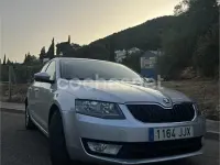 Usado Skoda Octavia Ambition 110 CV (80 kW) 2015 Gris / plata Familiar