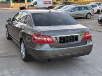 Usado Mercedes E250 Avantgarde 204 CV (150 kW) 2010 Gris / plata Berlina