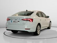 Usado Skoda Octavia Ambition 207 HP (152 kW) 2022 Cinzento Sedan