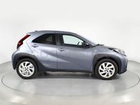 Usado Toyota Aygo X Play 72 CV (52 kW) 2024 Gris / plata SUV